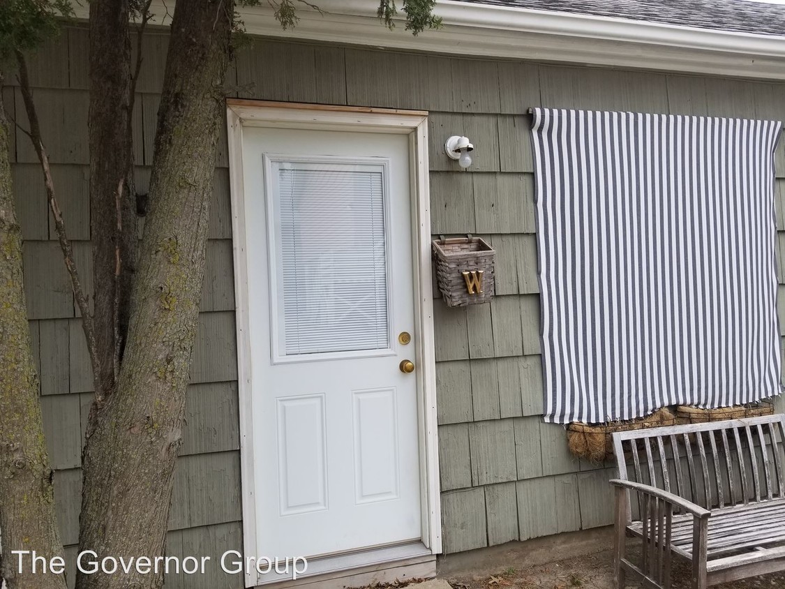 2211 Muscatine Ave, Iowa City, IA 52240 Condo for Rent in Iowa City