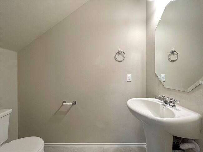 Foto del edificio - 126 Dodge Rd