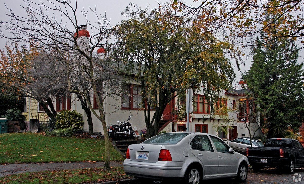 215221 E Louisa St, Seattle, WA 98102 Apartments in Seattle, WA