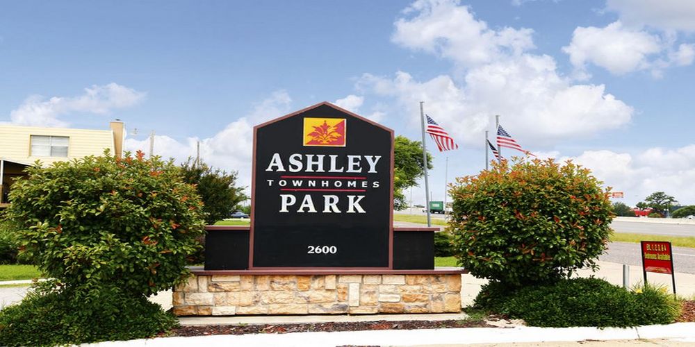 Primary Photo - 2600 W Interstate 240 Service Rd
