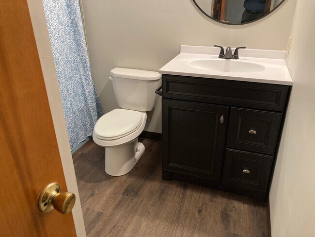 Bathroom - 914 McKinley Ave