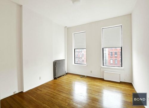 Building Photo - 101 W 104th St