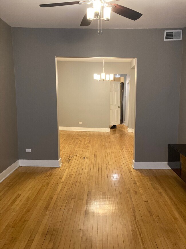 Foto del edificio - 907 S Claremont Ave