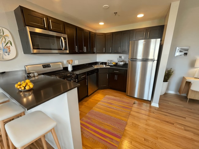 Building Photo - Uptown Regency - 5050 N Sheridan Rd