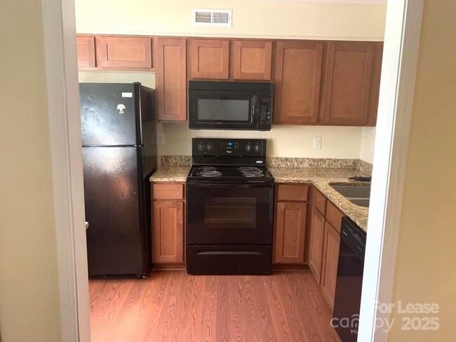 Foto del edificio - 1207 Green Oaks Ln