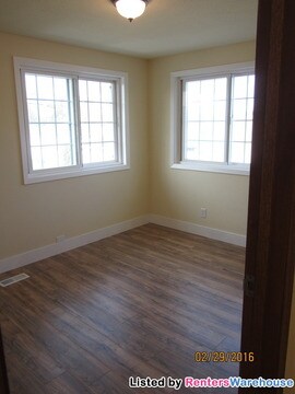 Building Photo - 6273 Ellis Ave S