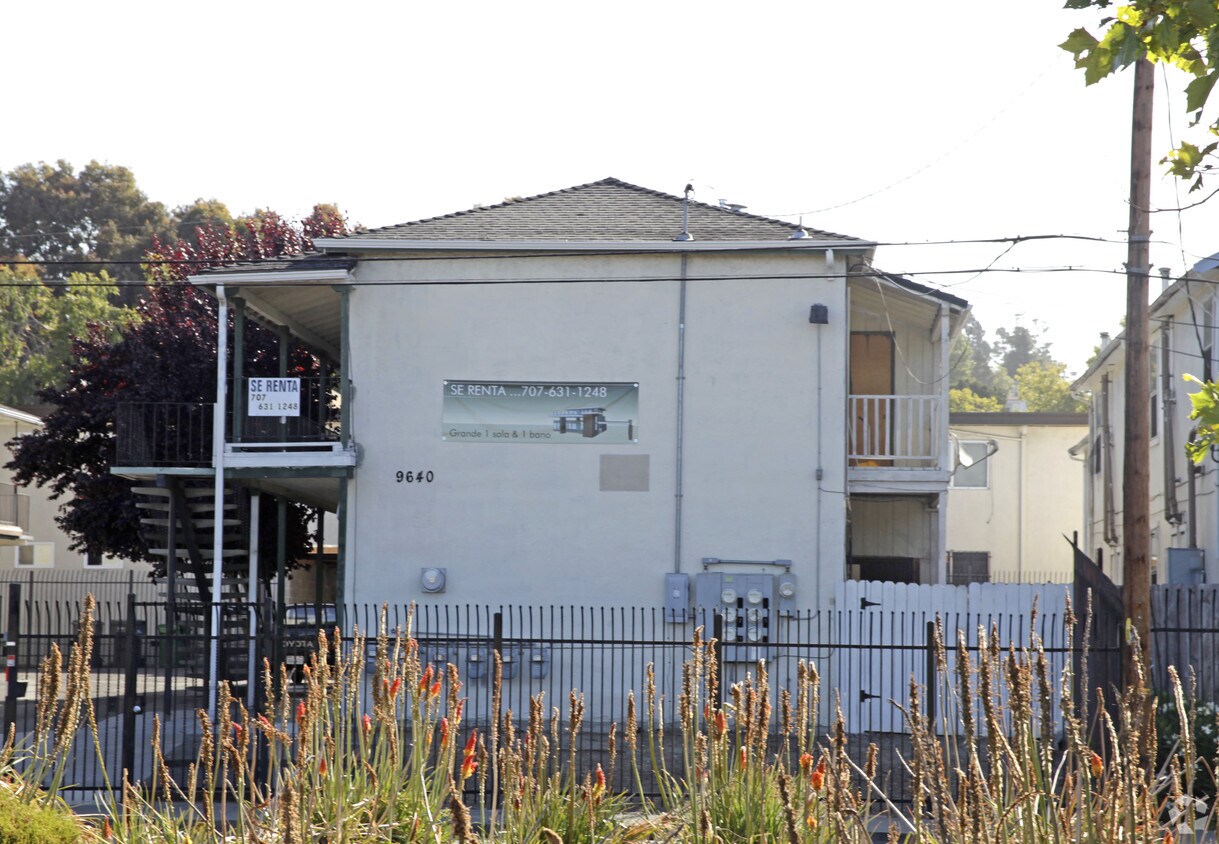 Building Photo - 9636 Bancroft Ave