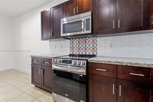 Foto del edificio - 5808 NW 46th Ln