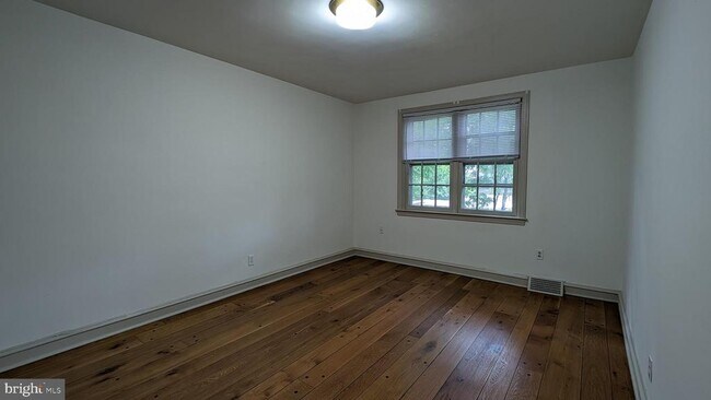 Building Photo - 2826 Midvale Ave