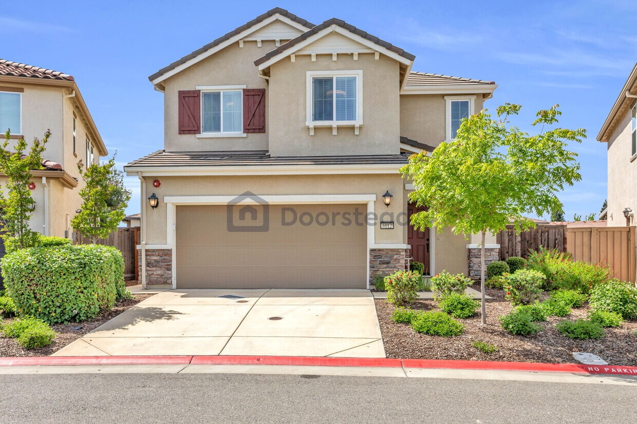 Foto principal - 6112 Mehrten Cir