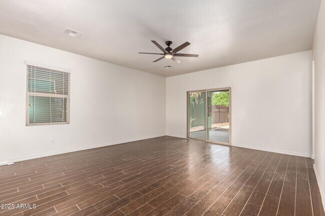Foto del edificio - 33050 N Falcon Trail