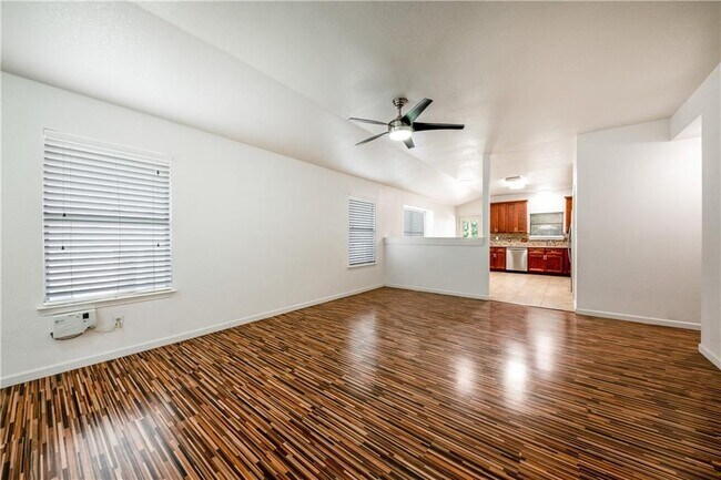 Foto del edificio - 902 Mammoth Ct