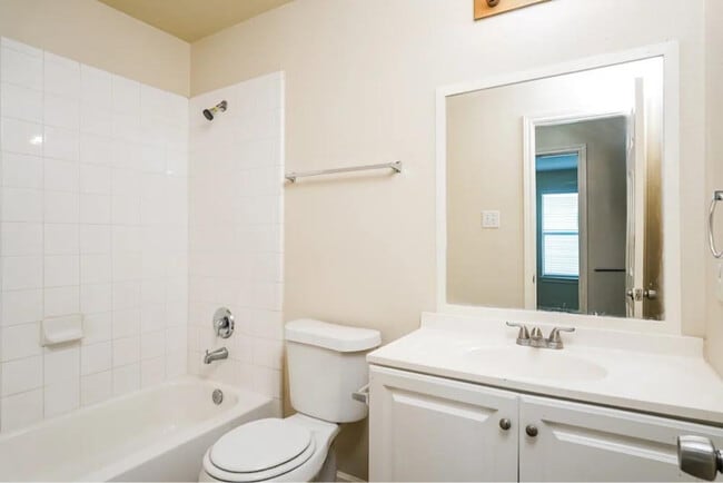 Building Photo - 8583 Chaletford Dr