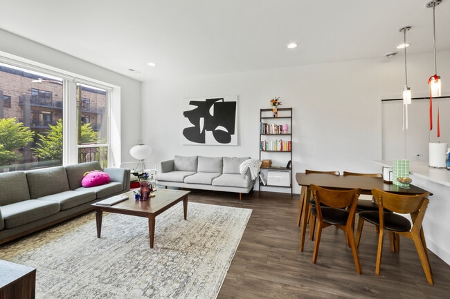Foto del edificio - 1507 N Western Ave