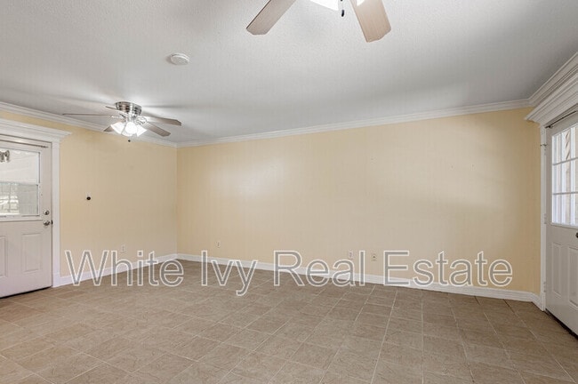 Foto del edificio - 4 Rainbow Dr