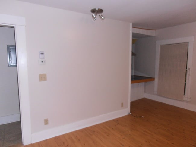 Building Photo - 50 Main St