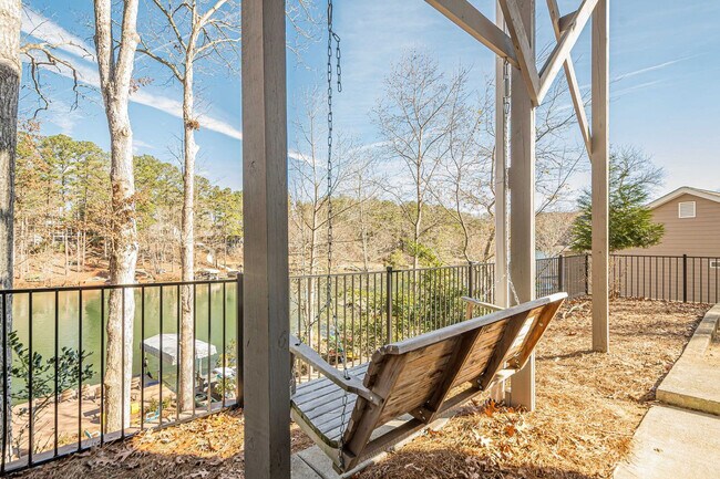 Foto del edificio - 117 Lakeview Cir