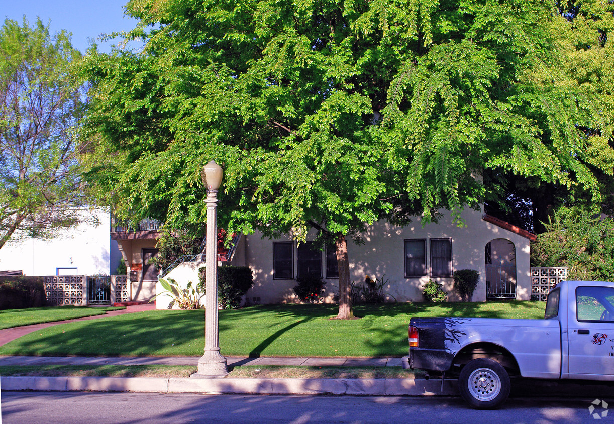 Foto del edificio - 1261-1265 N Van Ness Ave