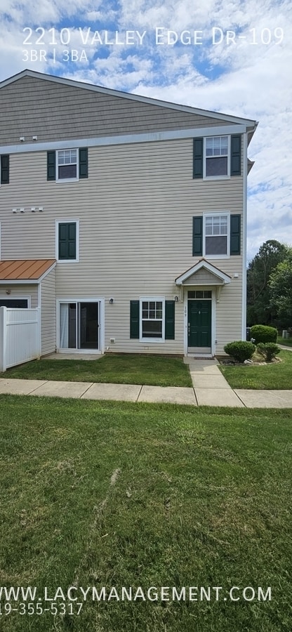 Building Photo - 2210 Valley Edge Dr