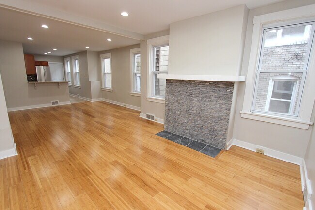 Foto del edificio - 2357 Tilbury Ave