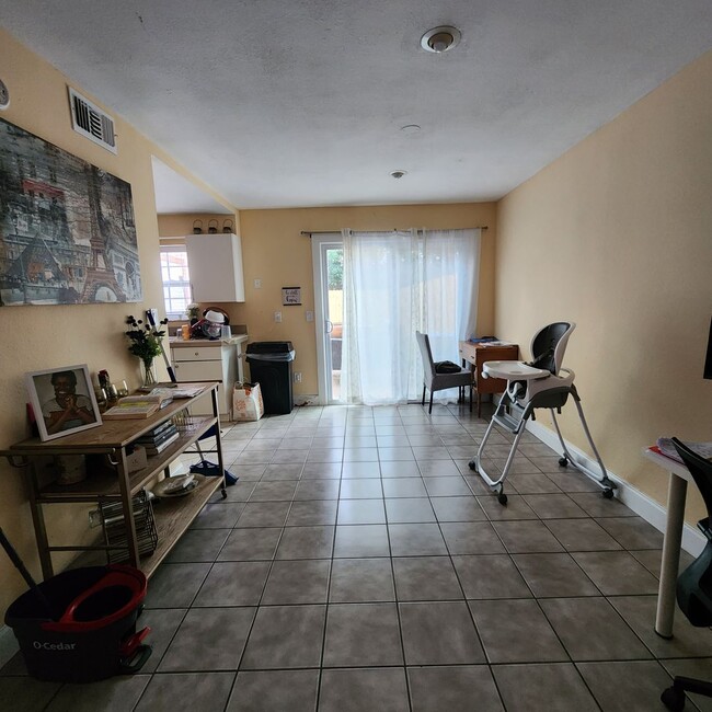 Foto del edificio - Coming Soon - 3 Bedroom 2.5 Bath Townhome