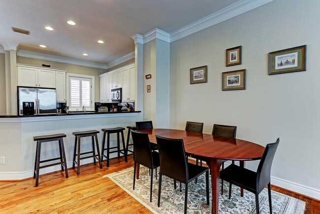 Foto del edificio - 1906 Greenwich Terrace Dr