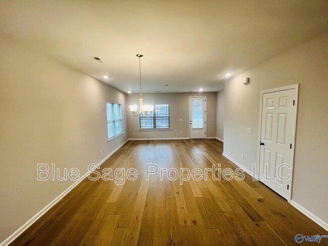 Foto del edificio - 16423 Demi Dr