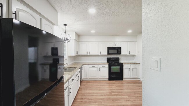 Building Photo - 16719 Schooners Way