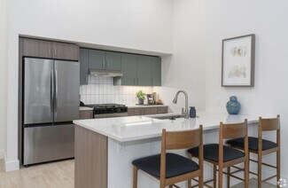 Building Photo - 1985 NW Savier St