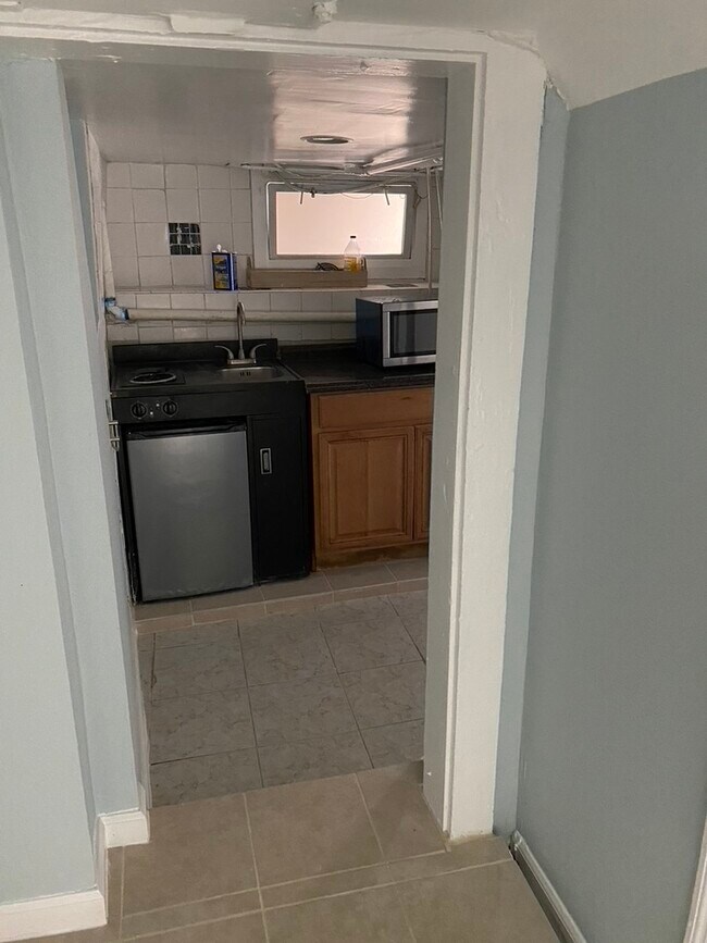 Kitchenette - 10 Westcott St