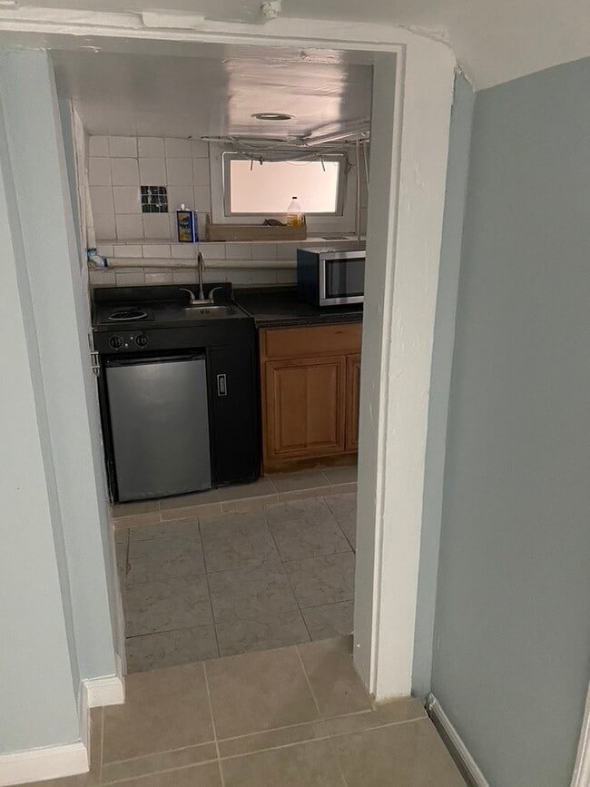 Kitchenette - 10 Westcott St