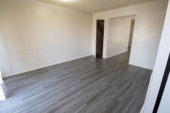 Building Photo - 3709-3711 Sugar Tree Lane