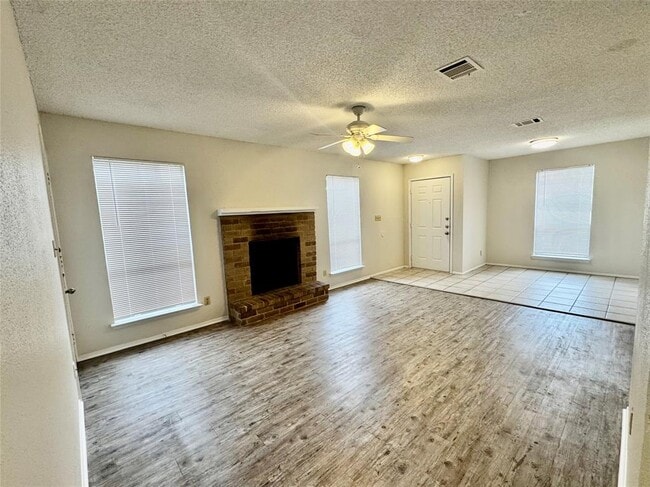 Building Photo - 9404 Teasdale Terrace