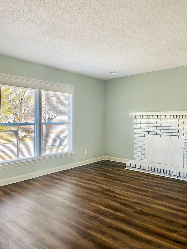 Foto del edificio - 8200 Country Oaks Rd