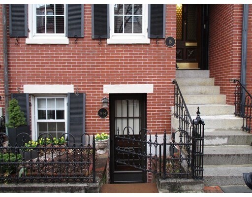 Primary Photo - 15 Appleton St