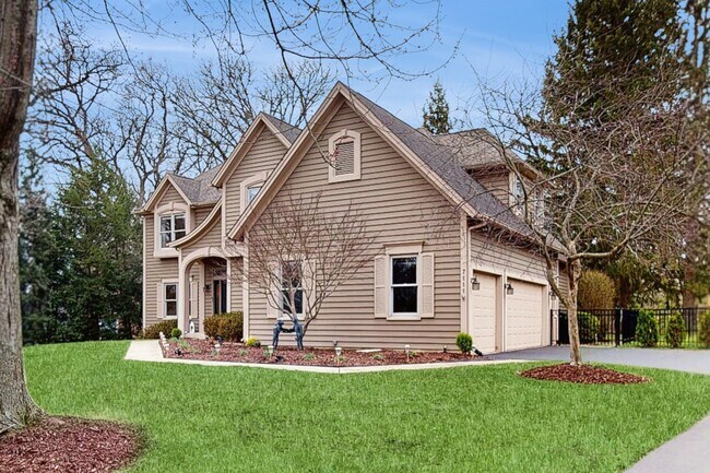 Foto del edificio - 7111 Saddle Oaks Dr