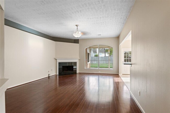 Foto del edificio - 10326 N Laurel Branch Dr