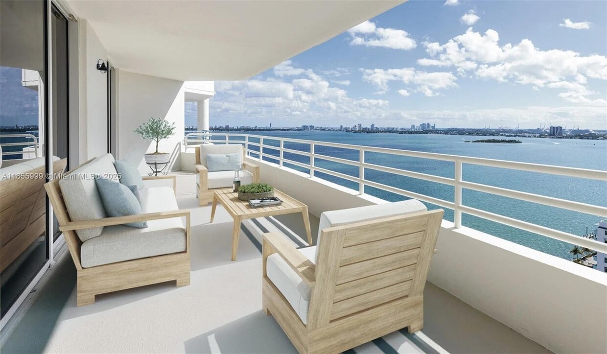 Foto principal - 555 NE 34th St