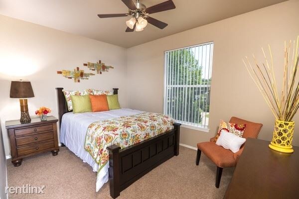 Foto del edificio - 3950 Spring Valley Rd