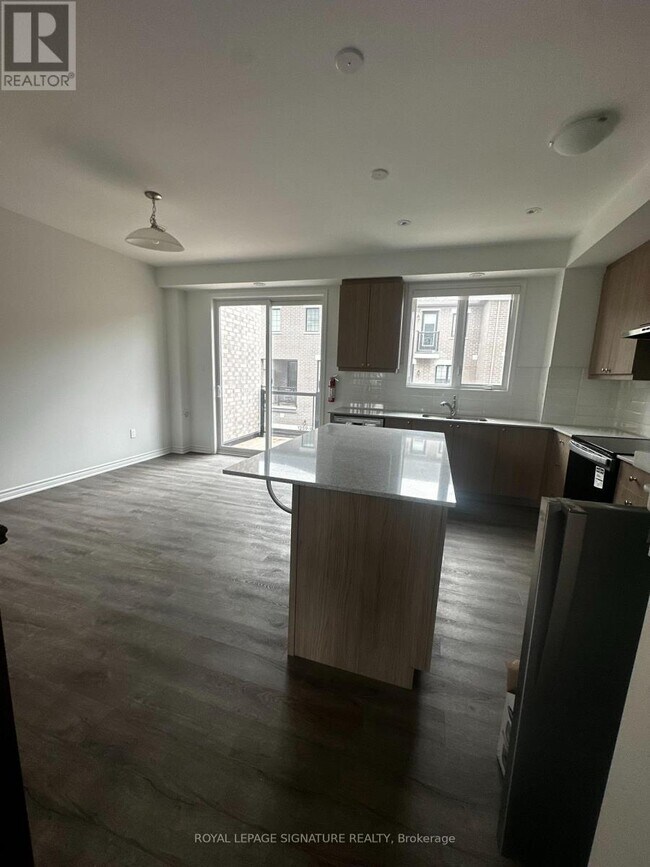 Building Photo - 1259 Lily Cres