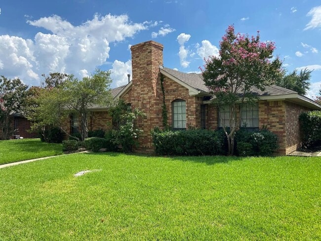 Building Photo - Suburban Gem