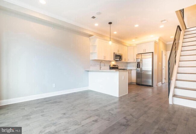 Foto del edificio - 2440 W Jefferson St