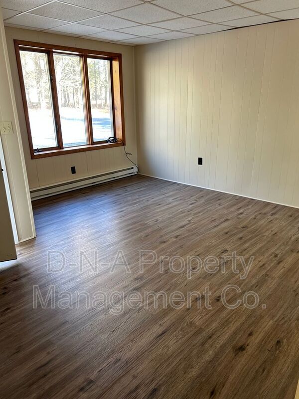 Foto del edificio - 1200 Cherry Lane Rd