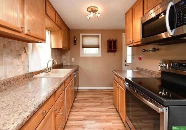 Building Photo - 2302 N 204th St