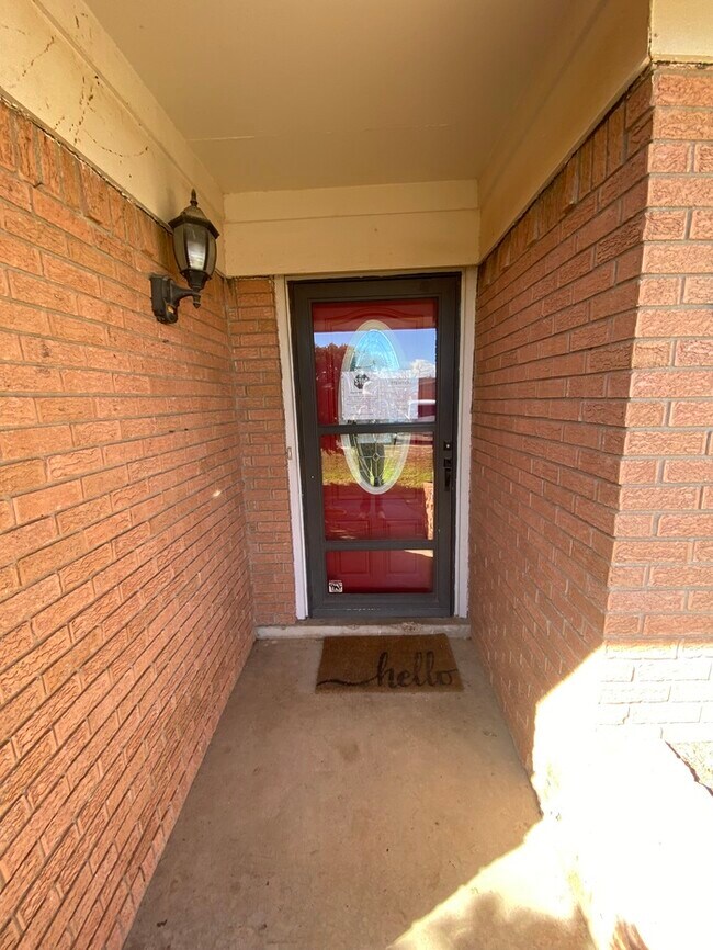 Foto del edificio - 3 bed 2 bath, 1 car garage
