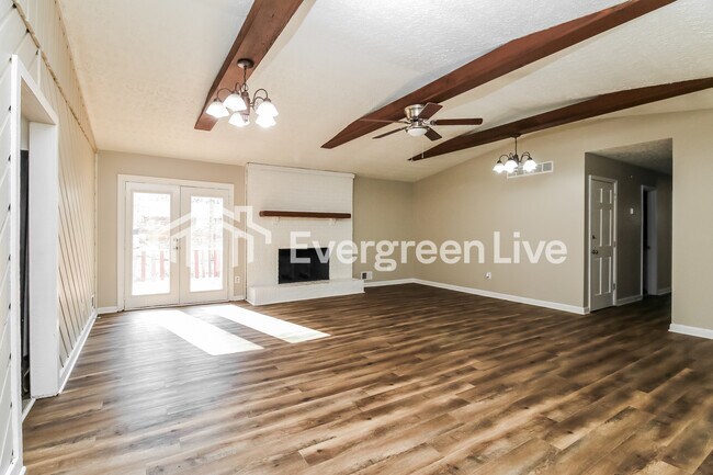 Building Photo - 104 Longstreet Cir