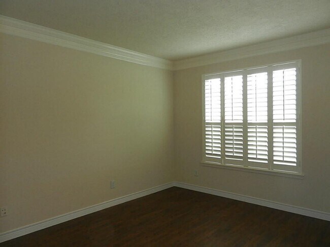 Building Photo - 19327 Linden Meadow Ln