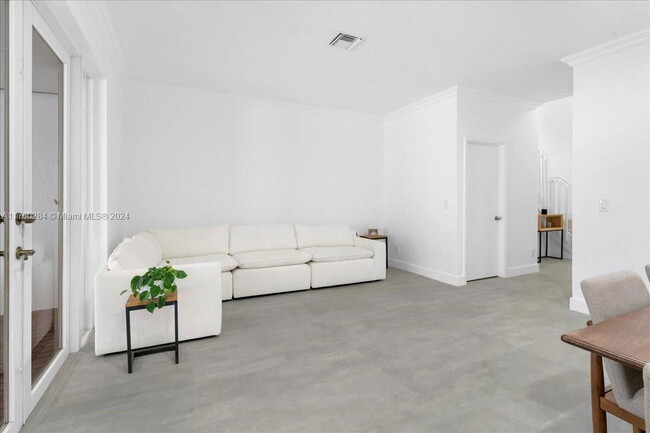 Foto del edificio - 13165 NW 9th Ct