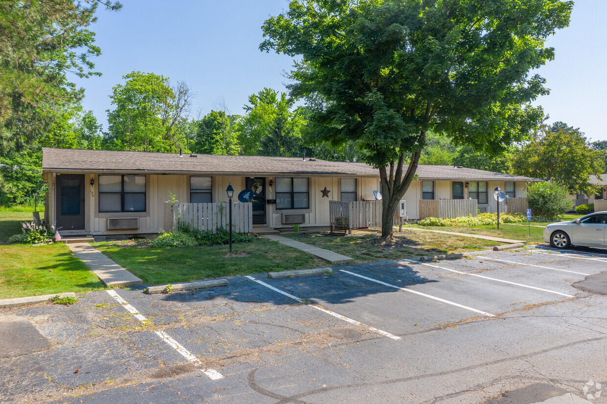 Primary Photo - Beckford Place Apartments