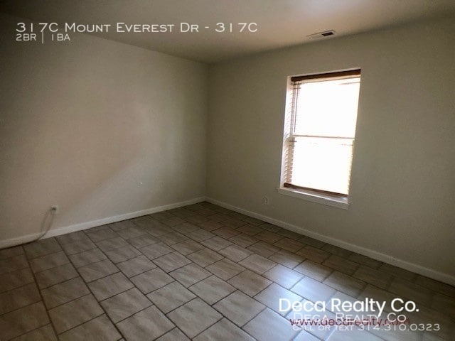 Building Photo - 2 Bedroom Apartment